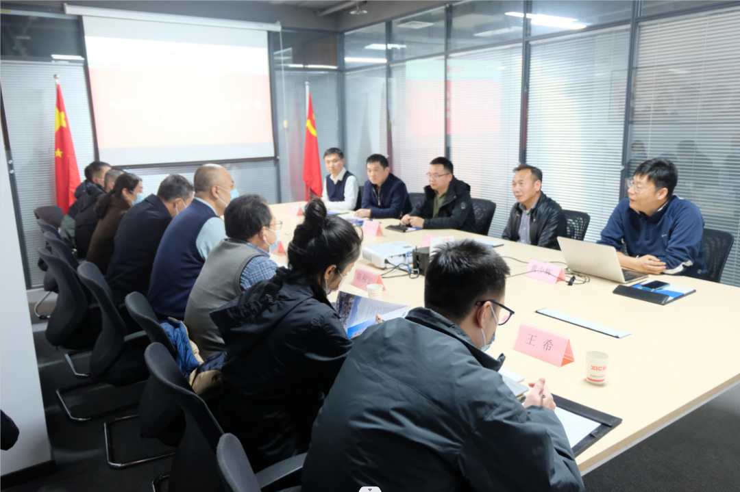 陜西省總商會(huì)副會(huì)長(zhǎng)、西安華歐精密機(jī)械有限公司董事長(zhǎng)樊延都一行來(lái)西馳參觀交流(圖1)